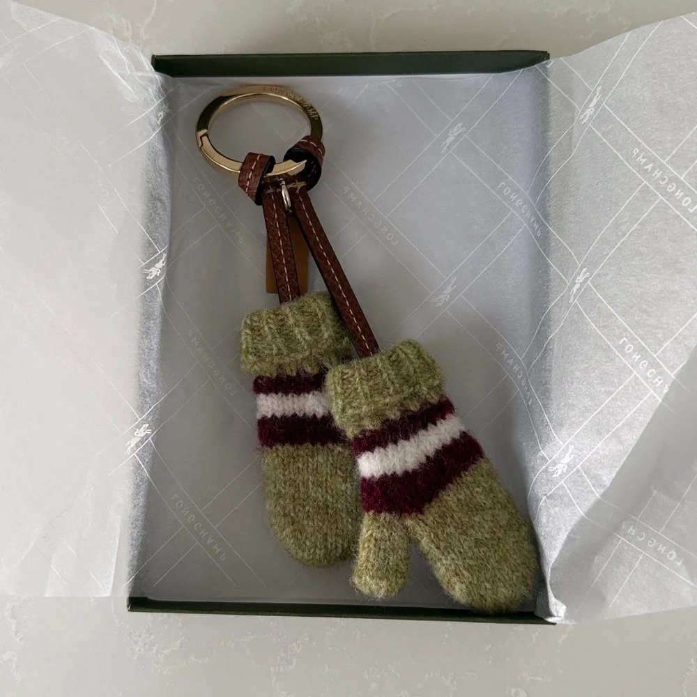 NWOT Longchamp Le Pliage Cocooning Mitten Bag Charm